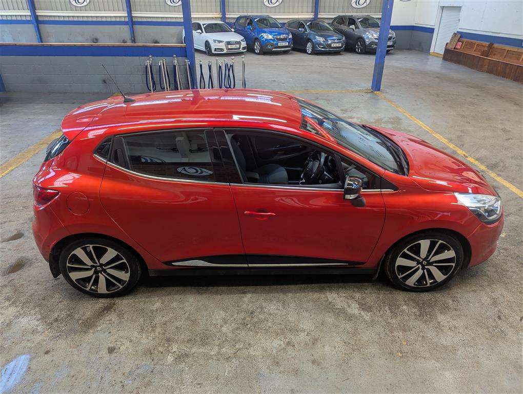 <p>2014 RENAULT CLIO D-QUE S M-NAV NRG TC</p>