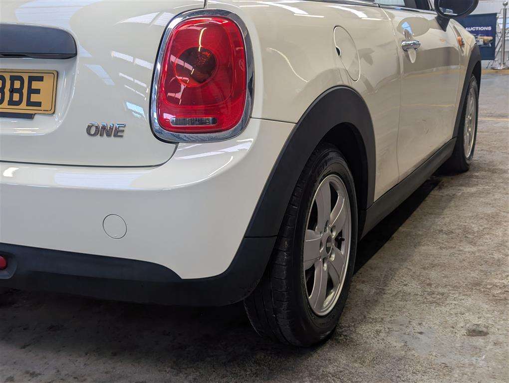 <p>2015 MINI ONE</p>