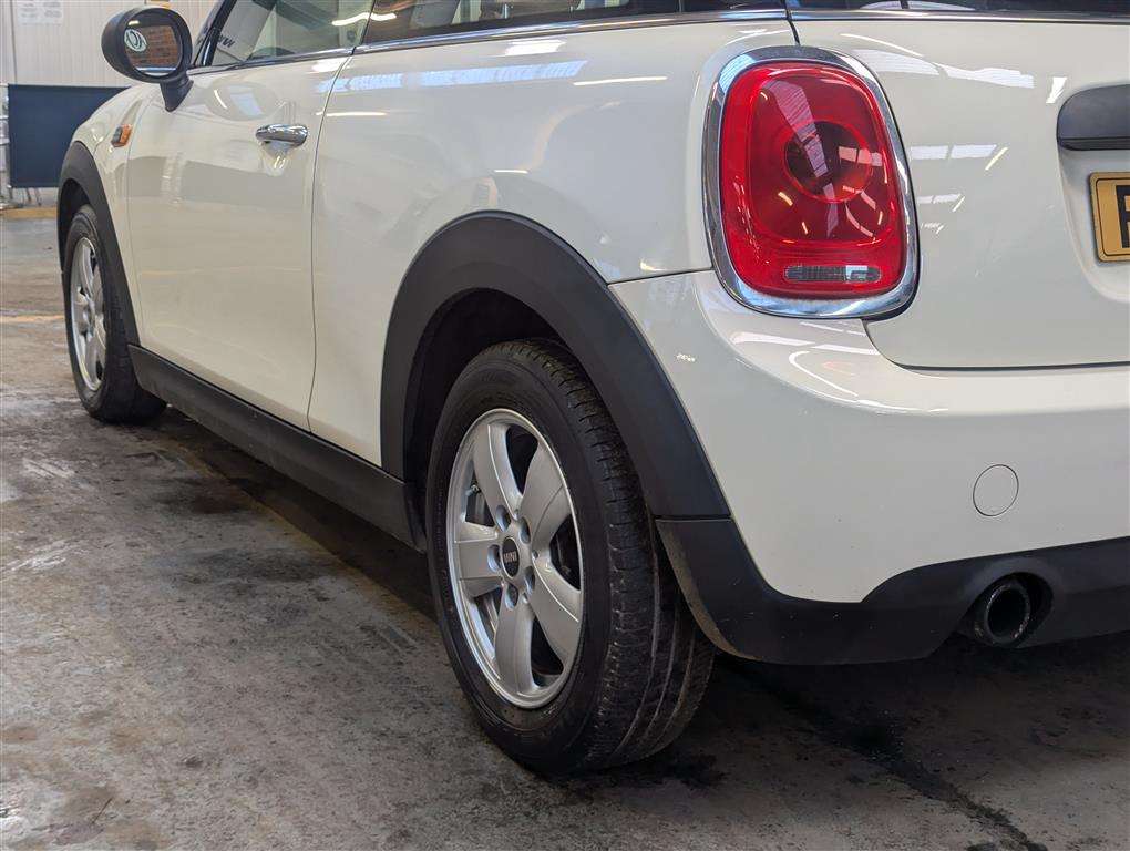 <p>2015 MINI ONE</p>