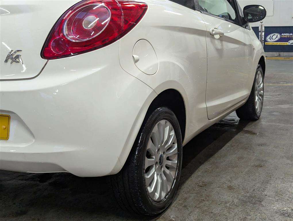 <p>2011 FORD KA ZETEC</p>