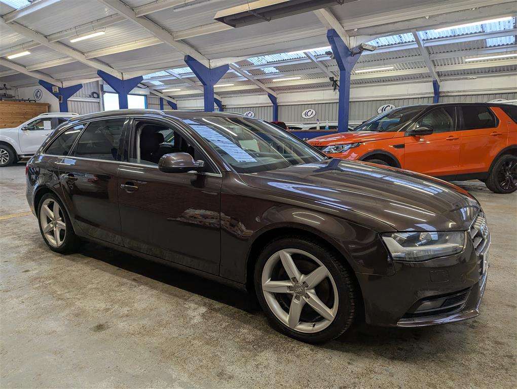 <p>2013 AUDI A4 SE TECHNIK TDI QUATTRO</p>