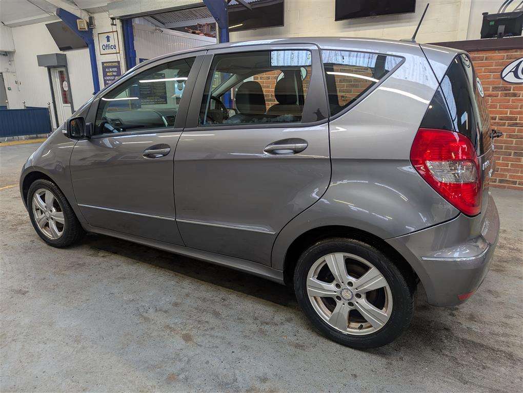 <p>2011 MERCEDES-BENZ A160 BLUEEFF-Y A-GARDE SE</p>