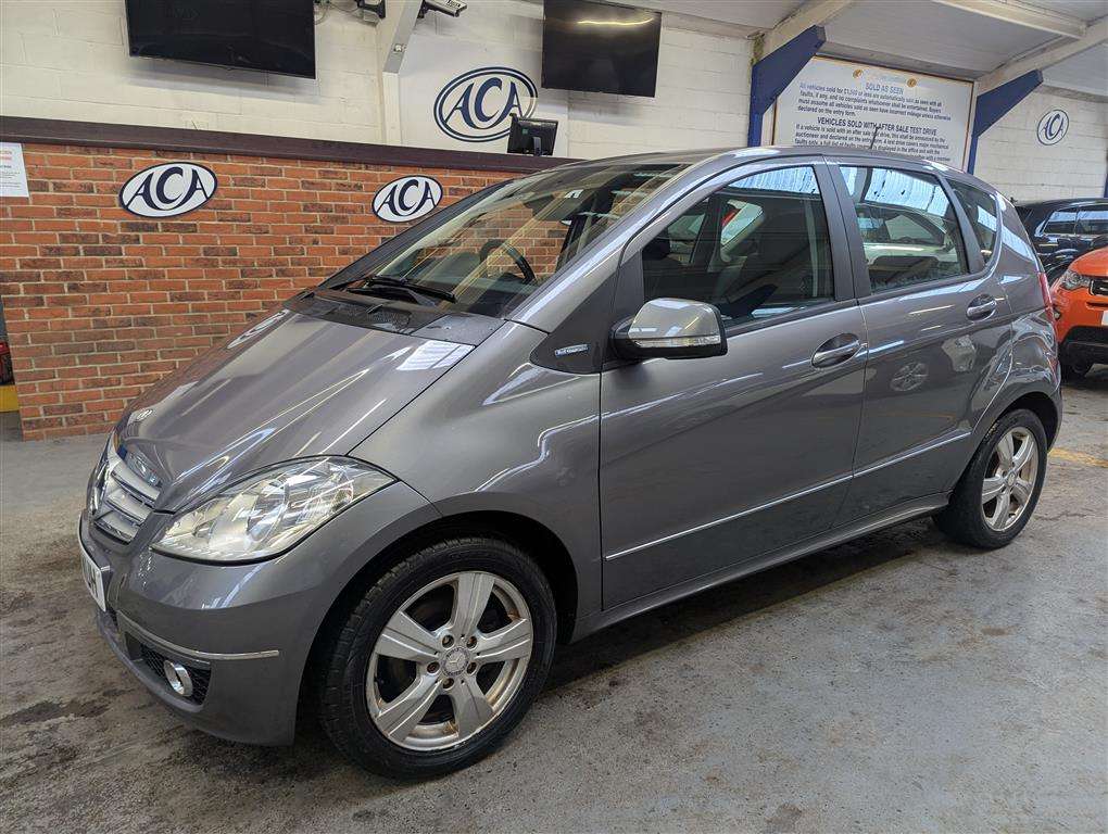 <p>2011 MERCEDES-BENZ A160 BLUEEFF-Y A-GARDE SE</p>