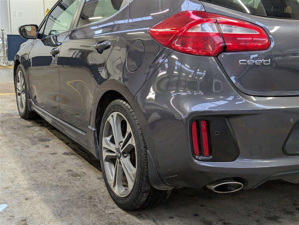 <p>2017 KIA CEED GT-LINE ISG CRDI</p>