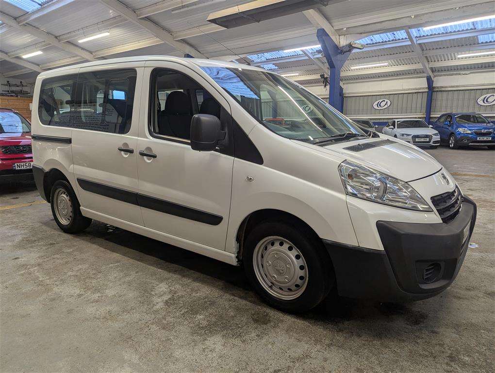 <p>2015 PEUGEOT EXPERT TEPEE COMFORT L1 H</p>