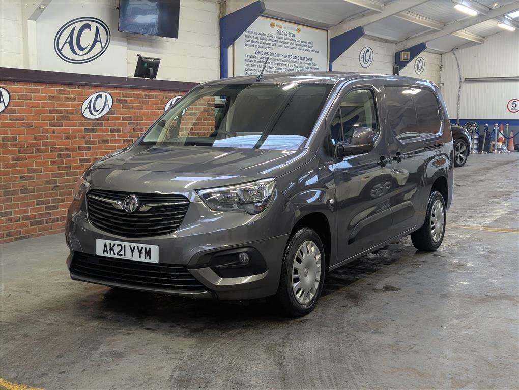 <p>2021 VAUXHALL COMBO 2300 SPORTIVE TD</p>