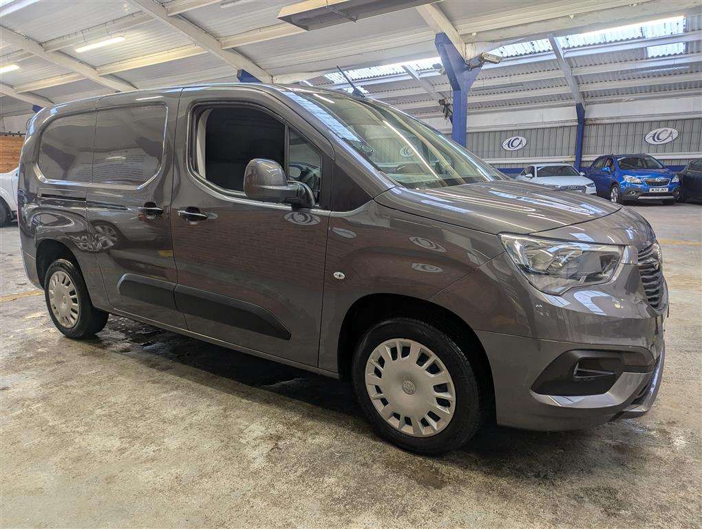 <p>2021 VAUXHALL COMBO 2300 SPORTIVE TD</p>