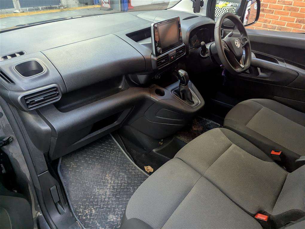 <p>2021 VAUXHALL COMBO 2300 SPORTIVE TD</p>