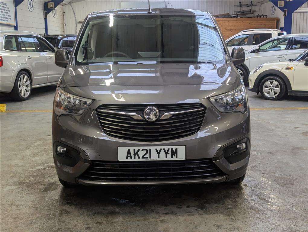 <p>2021 VAUXHALL COMBO 2300 SPORTIVE TD</p>