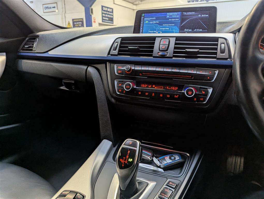 <p>2013 BMW 320D M SPORT AUTO</p>