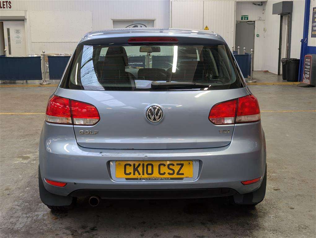 <p>2010 VOLKSWAGEN GOLF SE TDI S-A</p>