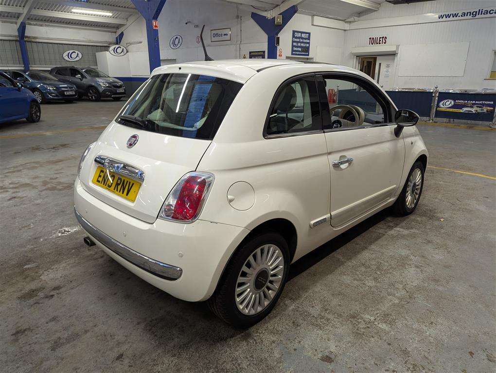 <p>2013 FIAT 500 LOUNGE RHD</p>