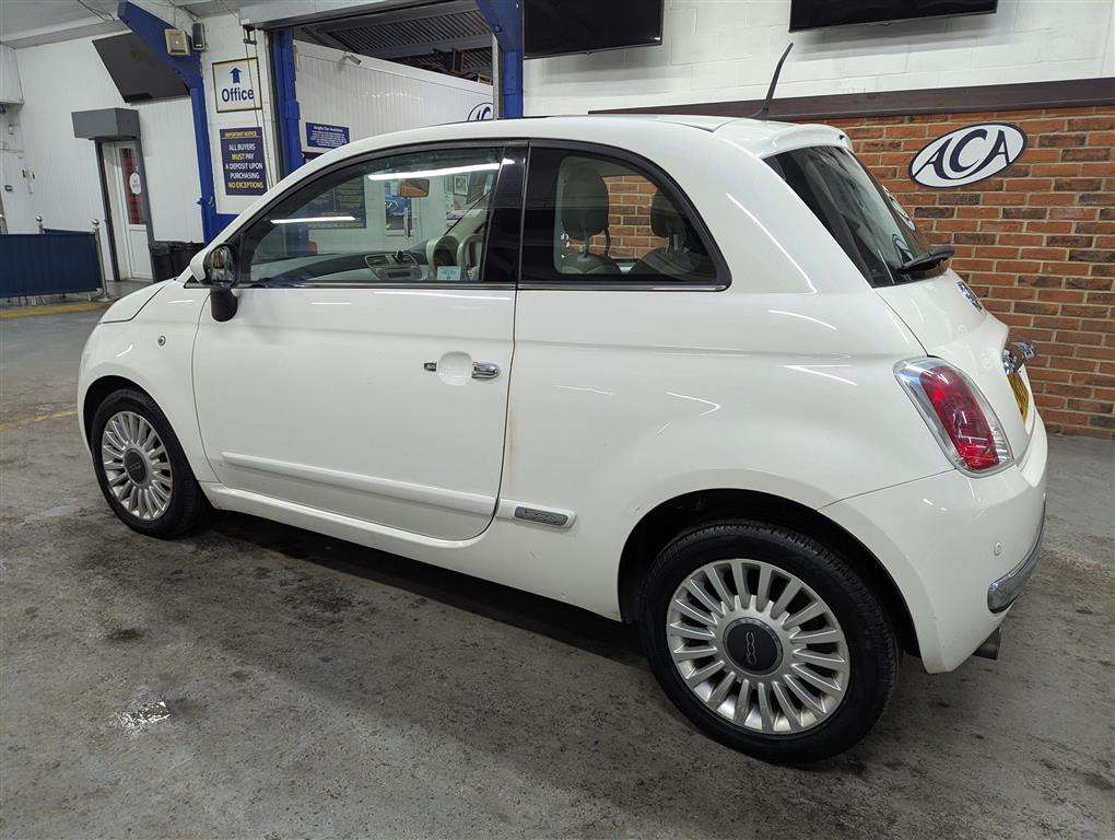 <p>2013 FIAT 500 LOUNGE RHD</p>