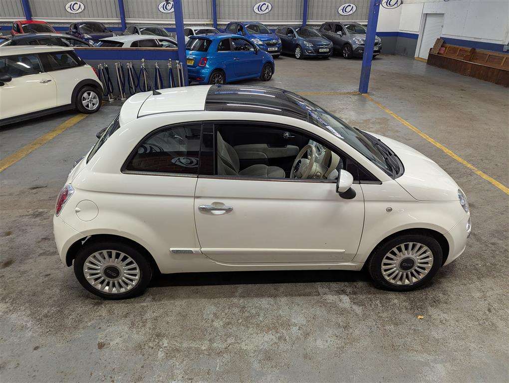 <p>2013 FIAT 500 LOUNGE RHD</p>