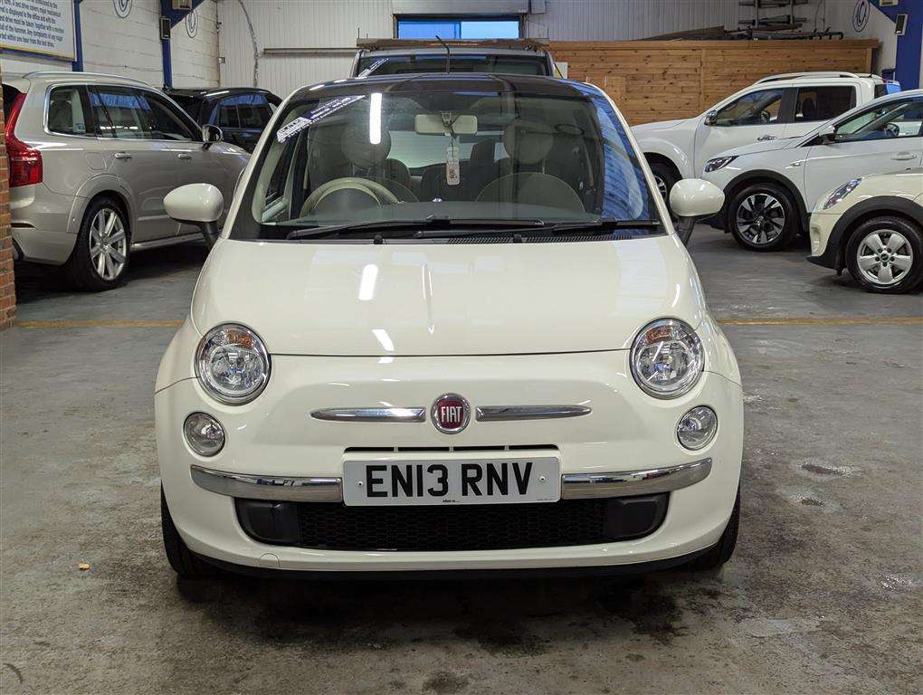 <p>2013 FIAT 500 LOUNGE RHD</p>