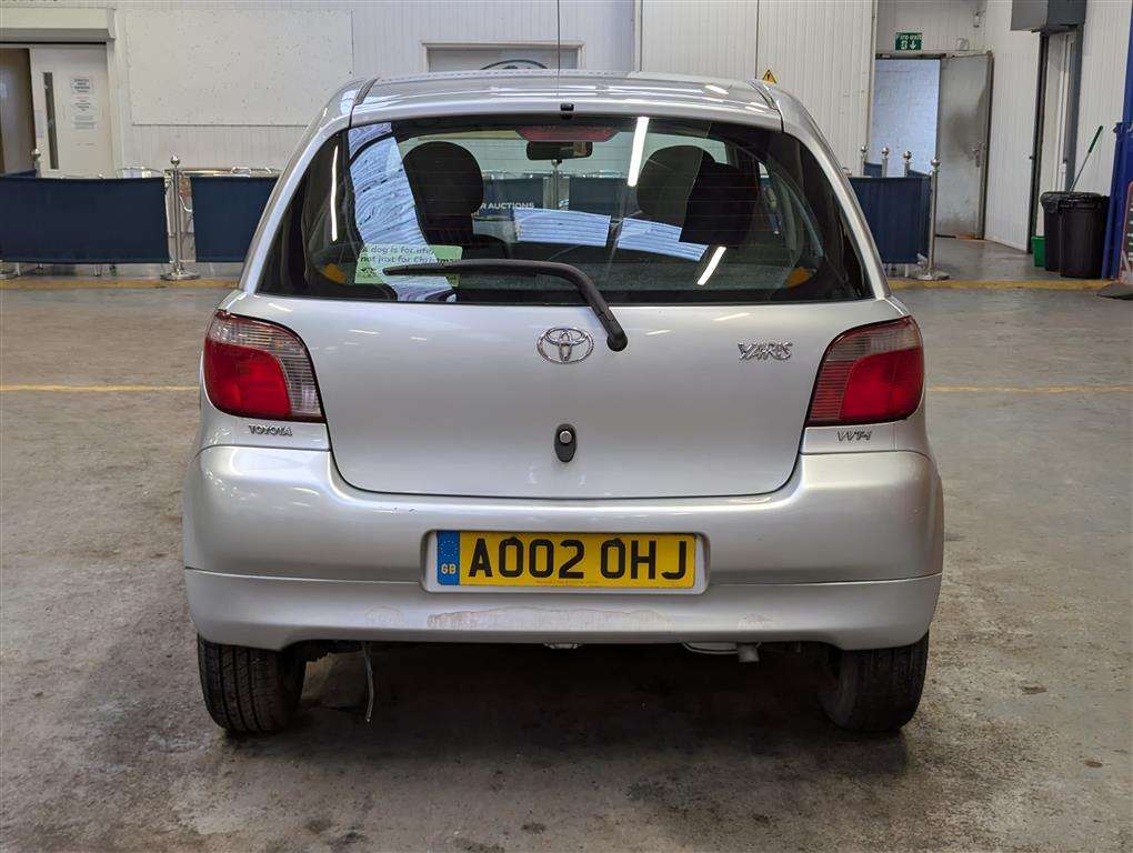 <p>2002 TOYOTA YARIS GLS</p>