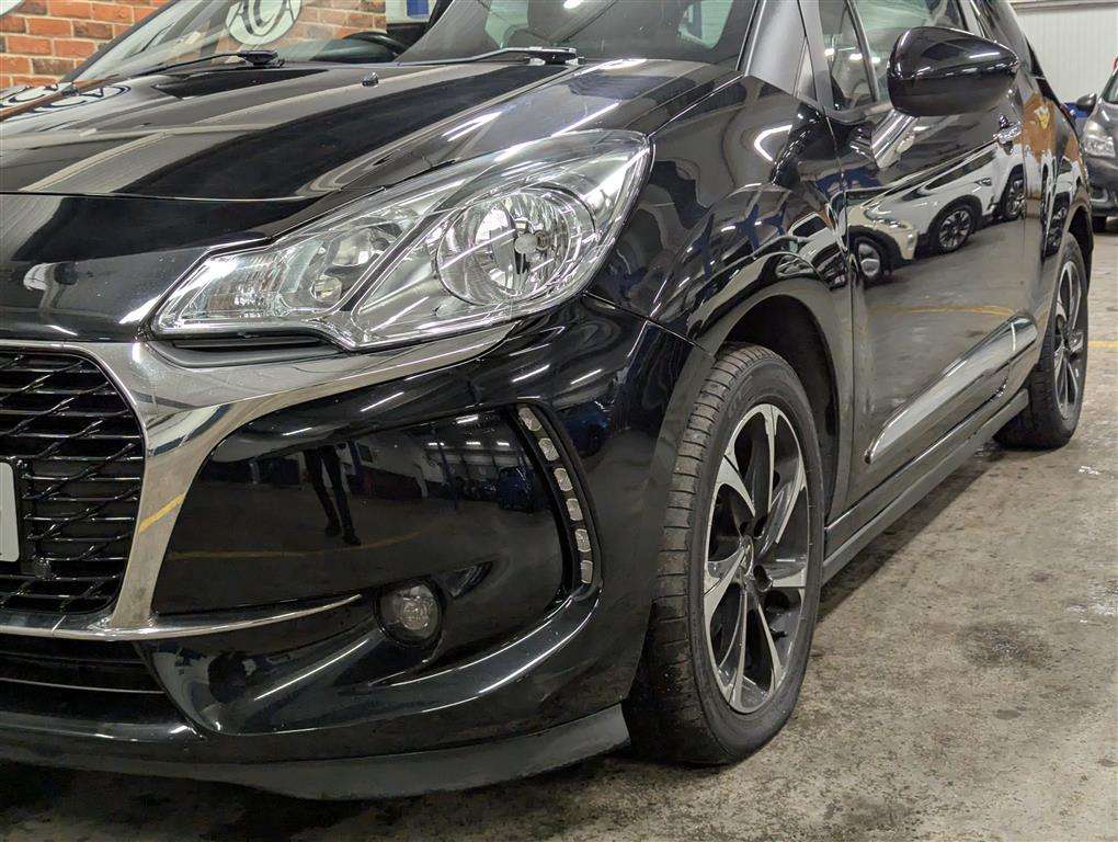 <p>2016 DS DS3 ELEGANCE BLUEHDI S/S</p>