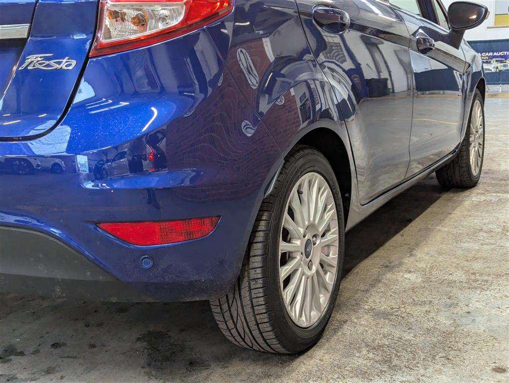 <p>2015 FORD FIESTA TITANIUM AUTO</p>