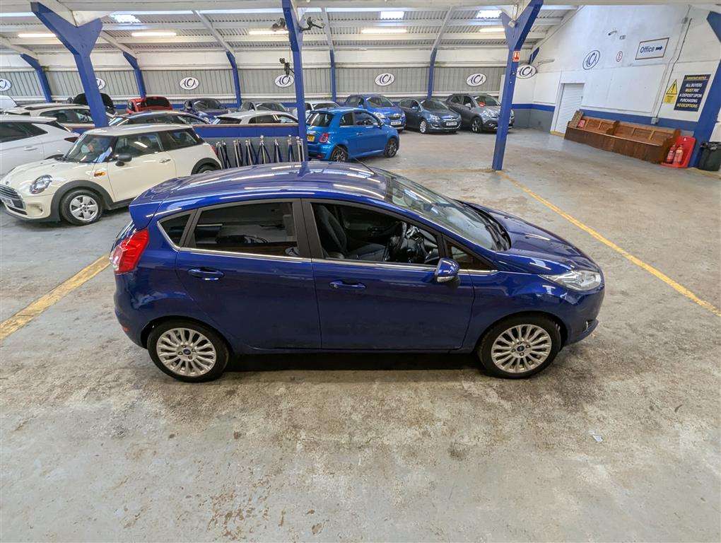 <p>2015 FORD FIESTA TITANIUM AUTO</p>