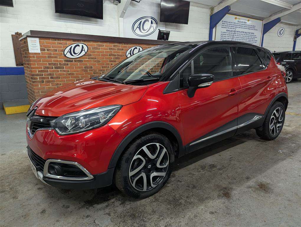 <p>2016 RENAULT CAPTUR SIGNATURE NAV TCE</p>