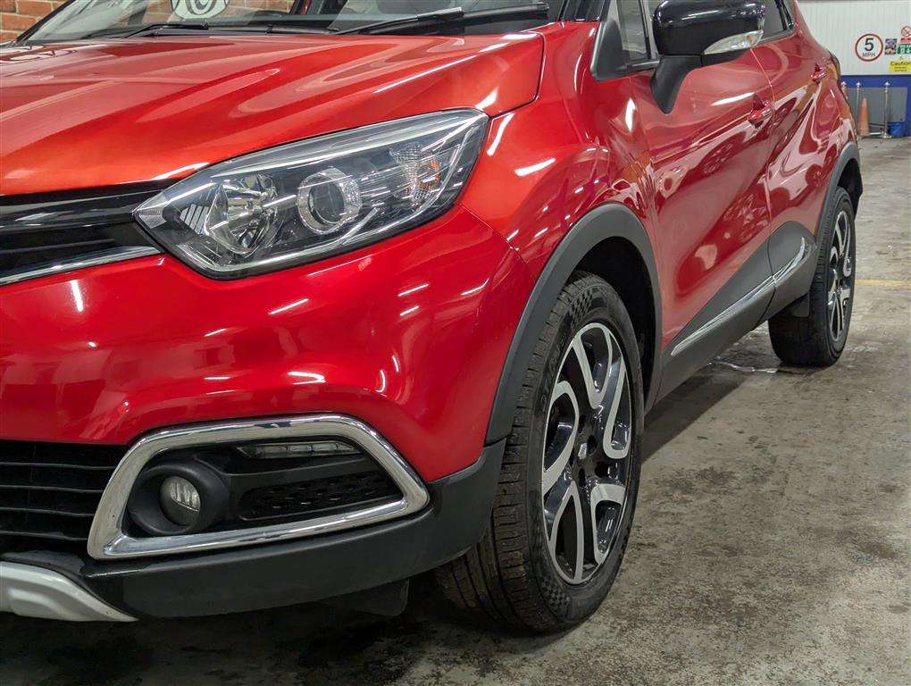 <p>2016 RENAULT CAPTUR SIGNATURE NAV TCE</p>