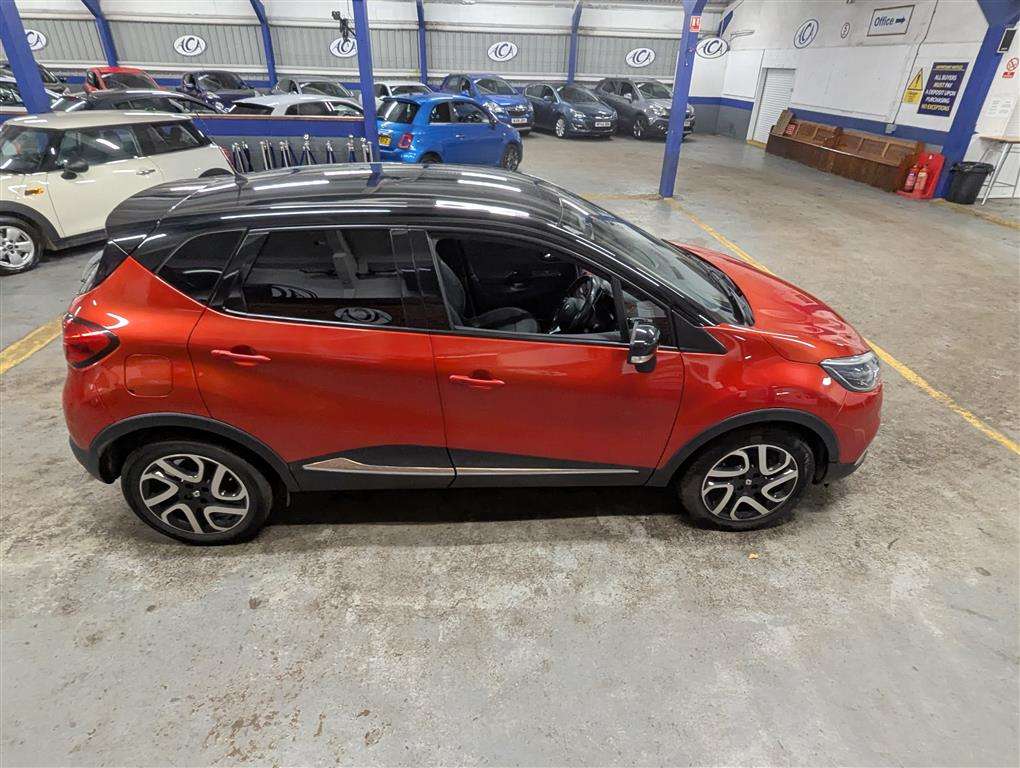 <p>2016 RENAULT CAPTUR SIGNATURE NAV TCE</p>