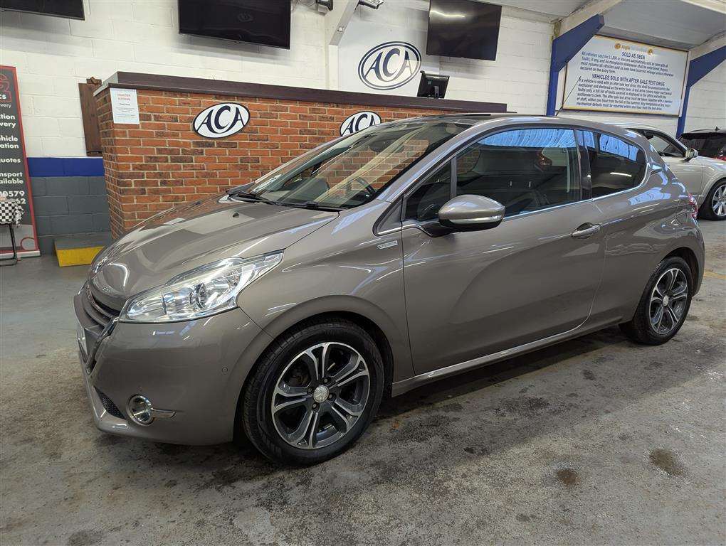 <p>2013 PEUGEOT 208 INTUITIVE</p>