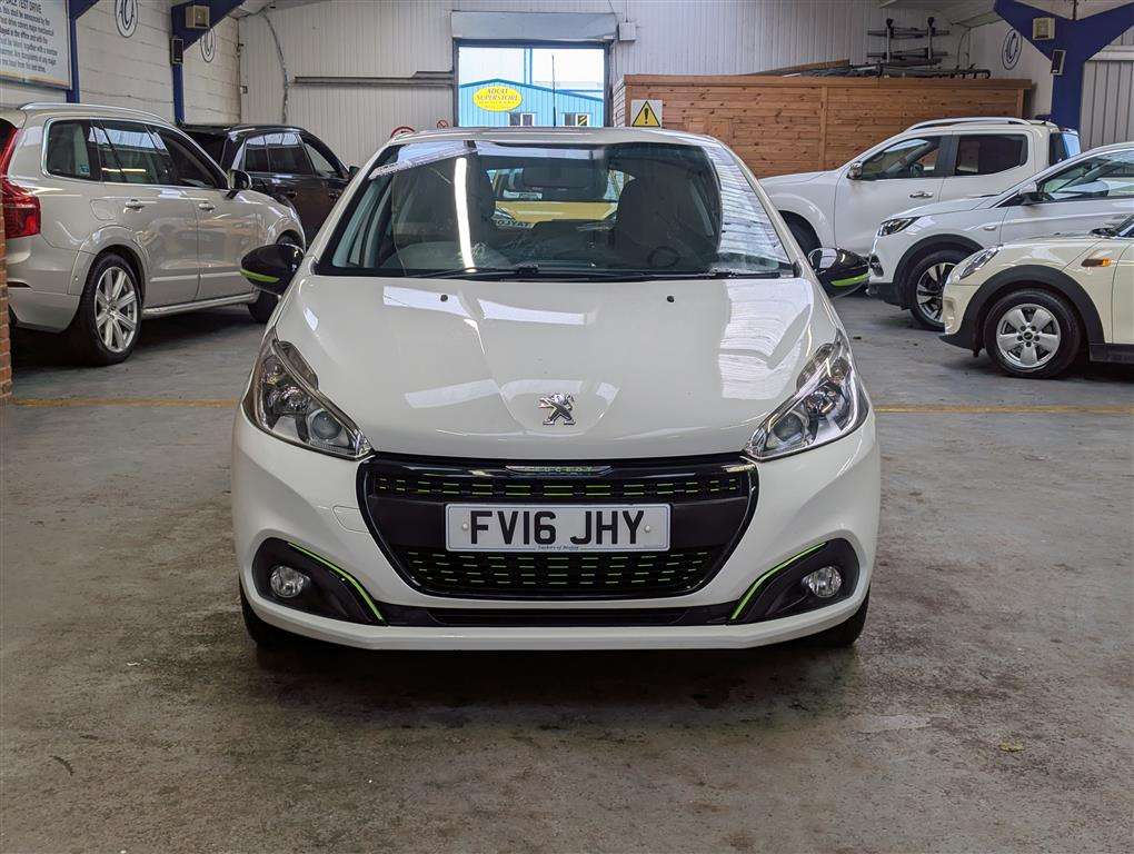 <p>2016 PEUGEOT 208 XS LIME</p>