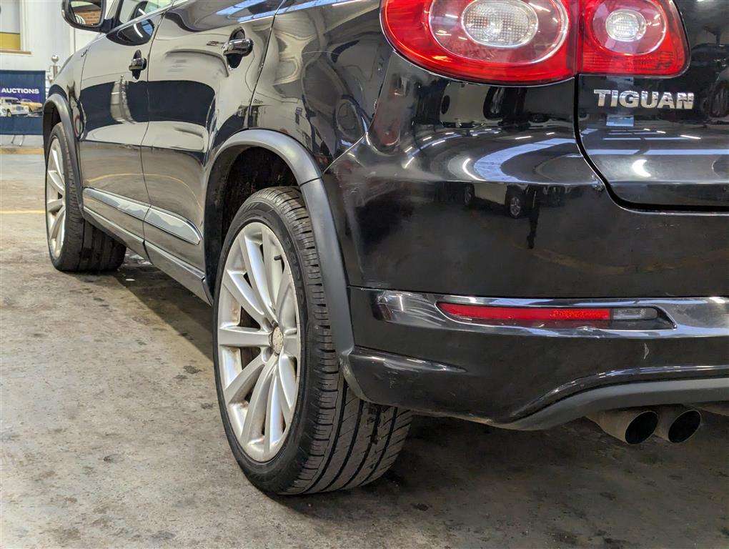 <p>2010 VOLKSWAGEN TIGUAN RLINE TDI 4MOT 140</p>