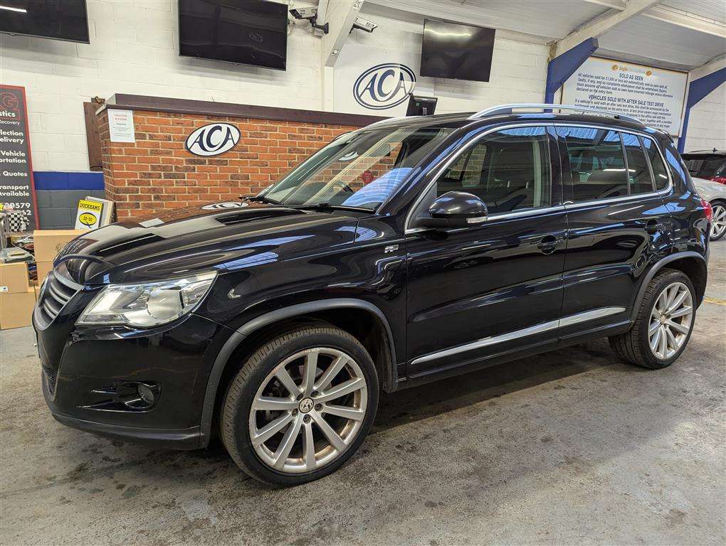 <p>2010 VOLKSWAGEN TIGUAN RLINE TDI 4MOT 140</p>