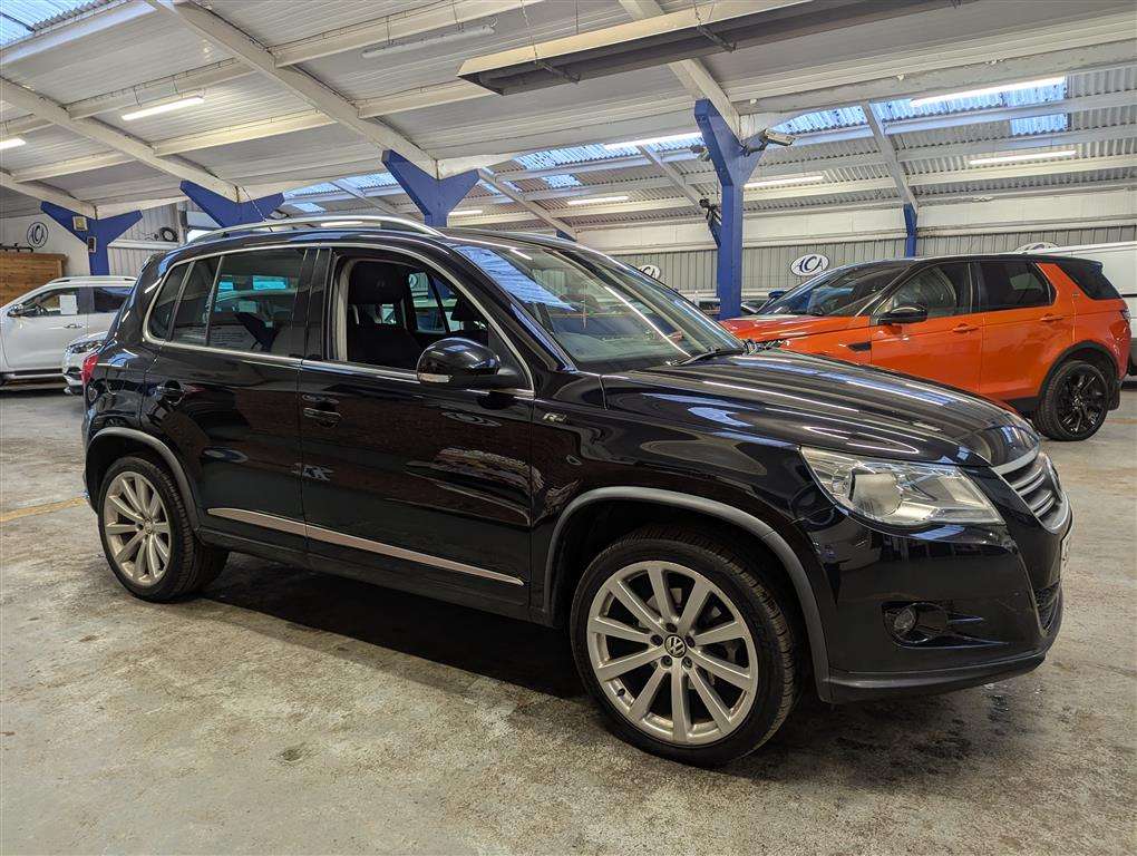 <p>2010 VOLKSWAGEN TIGUAN RLINE TDI 4MOT 140</p>