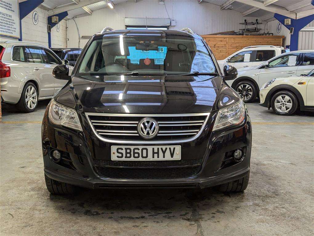 <p>2010 VOLKSWAGEN TIGUAN RLINE TDI 4MOT 140</p>