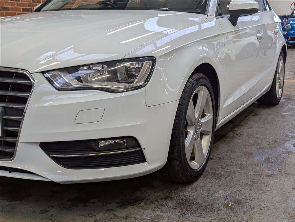 <p>2013 AUDI A3 SPORT TFSI</p>