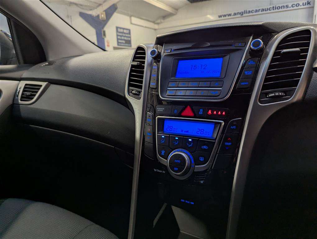 <p>2014 HYUNDAI I30 STYLE BLUE DRIVE CRDI</p>