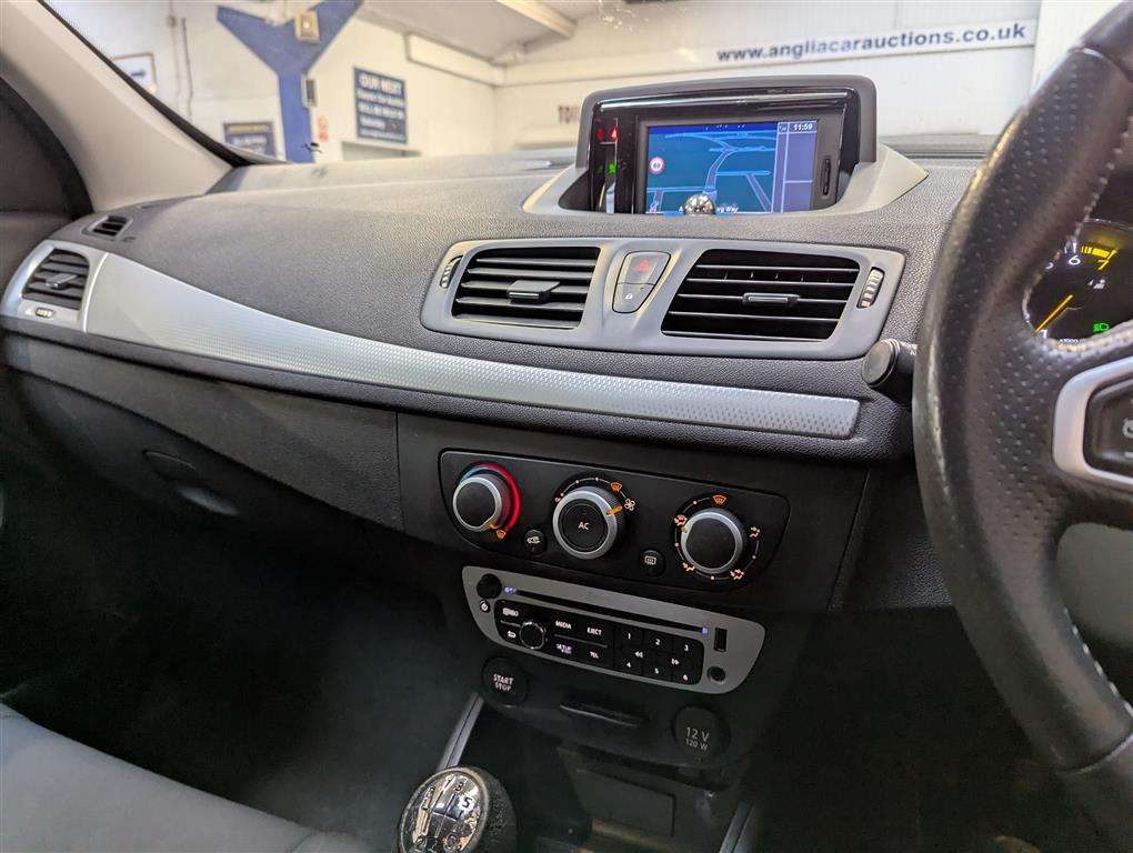 <p>2012 RENAULT MEGANE DYNAMIQUE TOMTOM V</p>