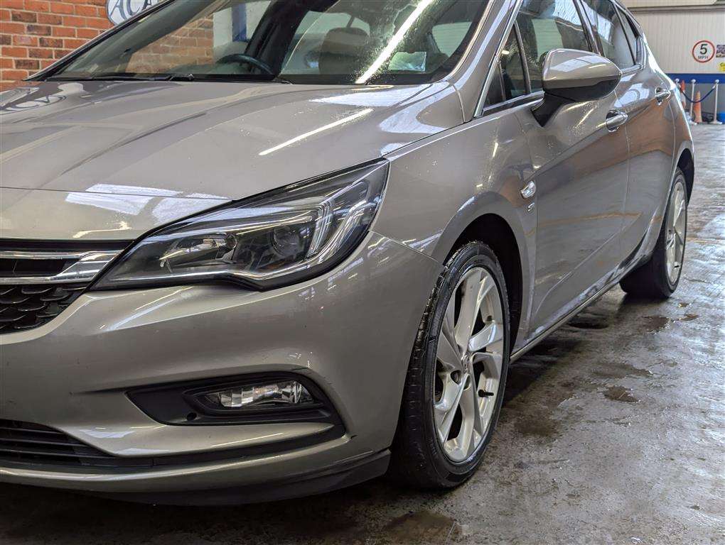 <p>2017 VAUXHALL ASTRA SRI TURBO</p>