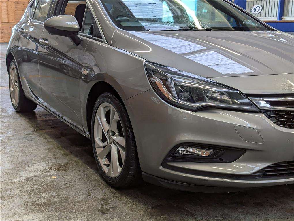 <p>2017 VAUXHALL ASTRA SRI TURBO</p>