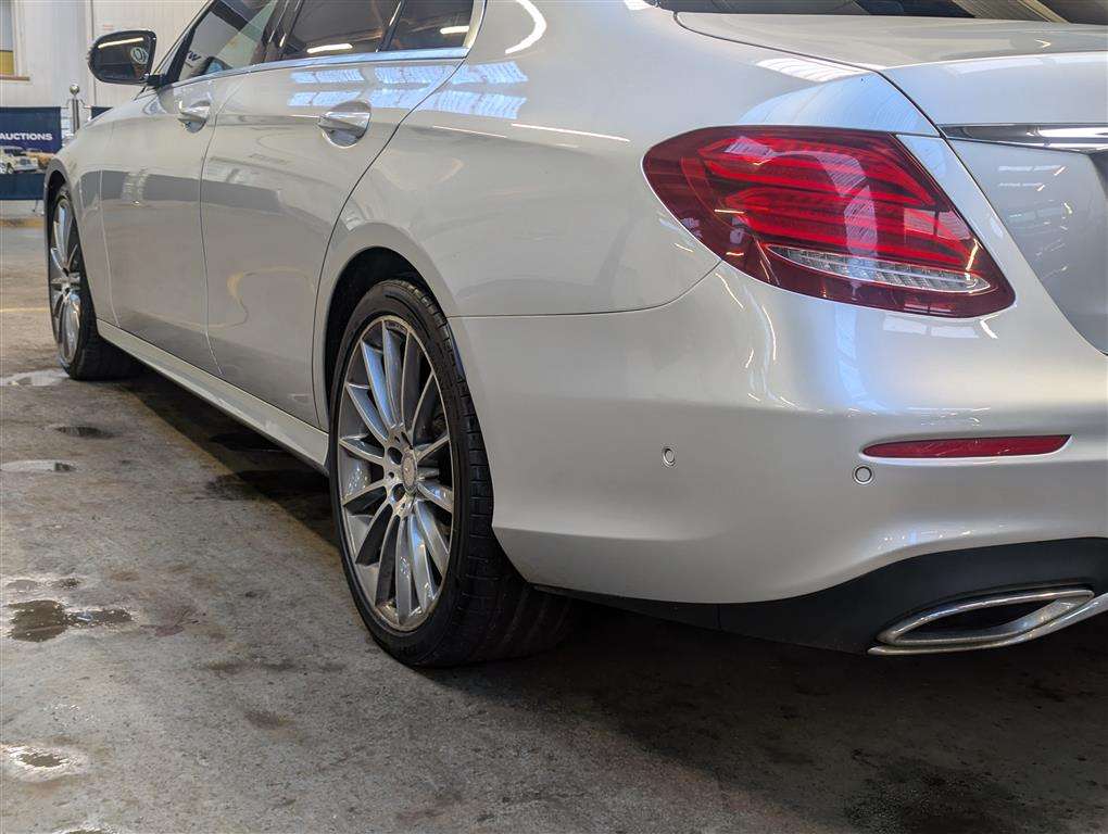 <p>2016 MERCEDES-BENZ E 220 D AMG LINE AUTO</p>