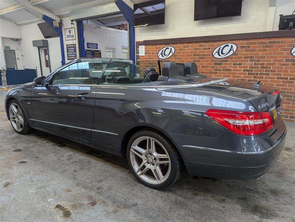 <p>2012 MERCEDES-BENZ E220 SE CDI BLUEEFFI-CY AUTO</p>