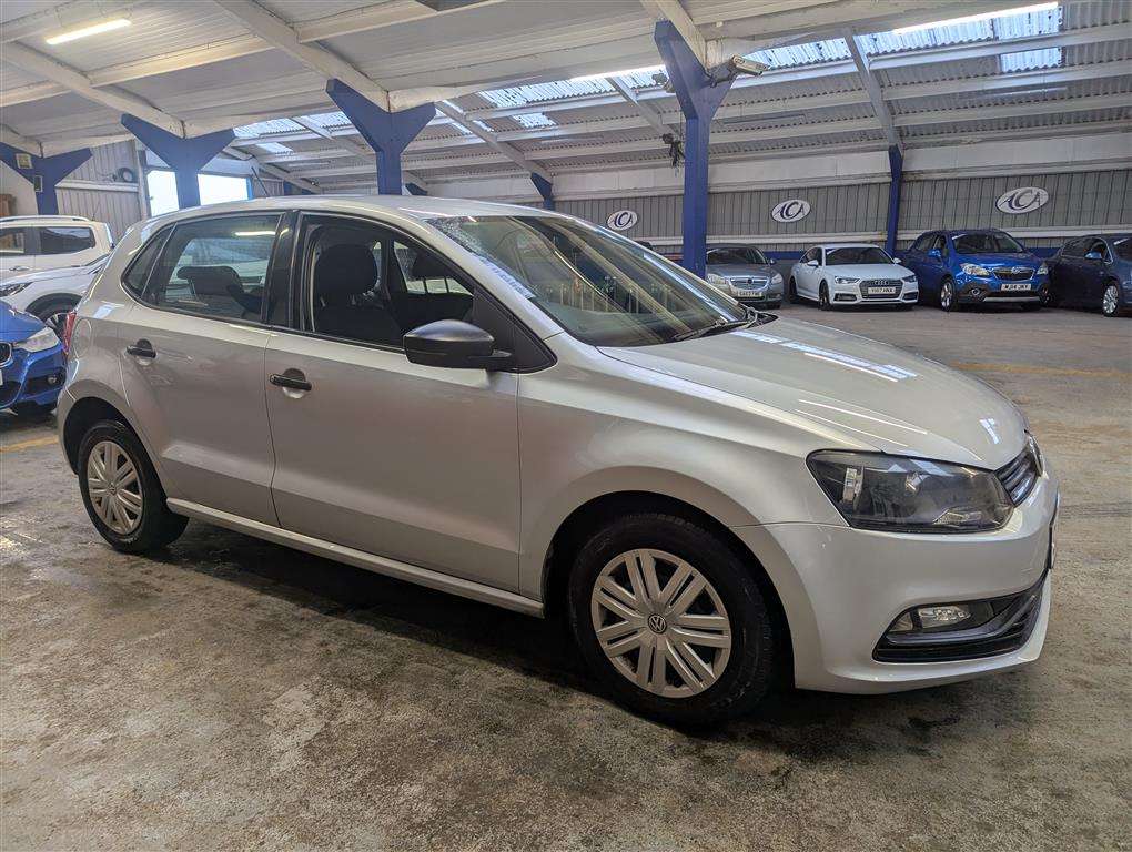 <p>2014 VOLKSWAGEN POLO S **SOLD</p>