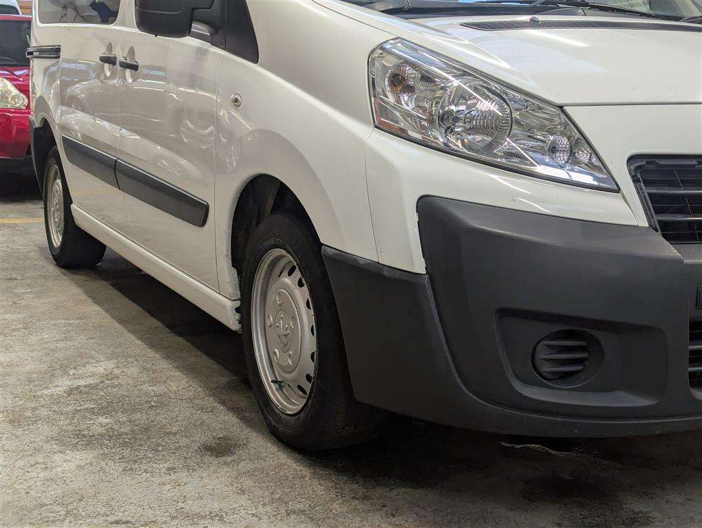 <p>2015 PEUGEOT EXPERT TEPEE COMFORT L1 H</p>