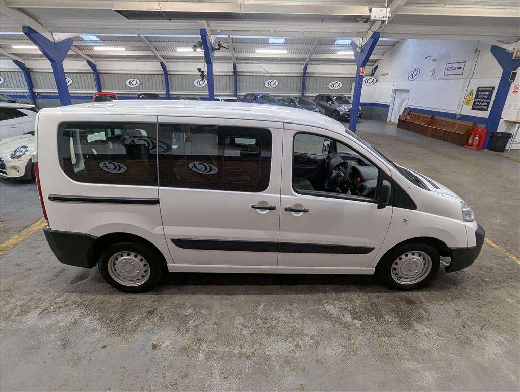 <p>2015 PEUGEOT EXPERT TEPEE COMFORT L1 H</p>