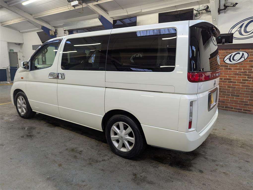 <p>2003 NISSAN ELGRAND</p>