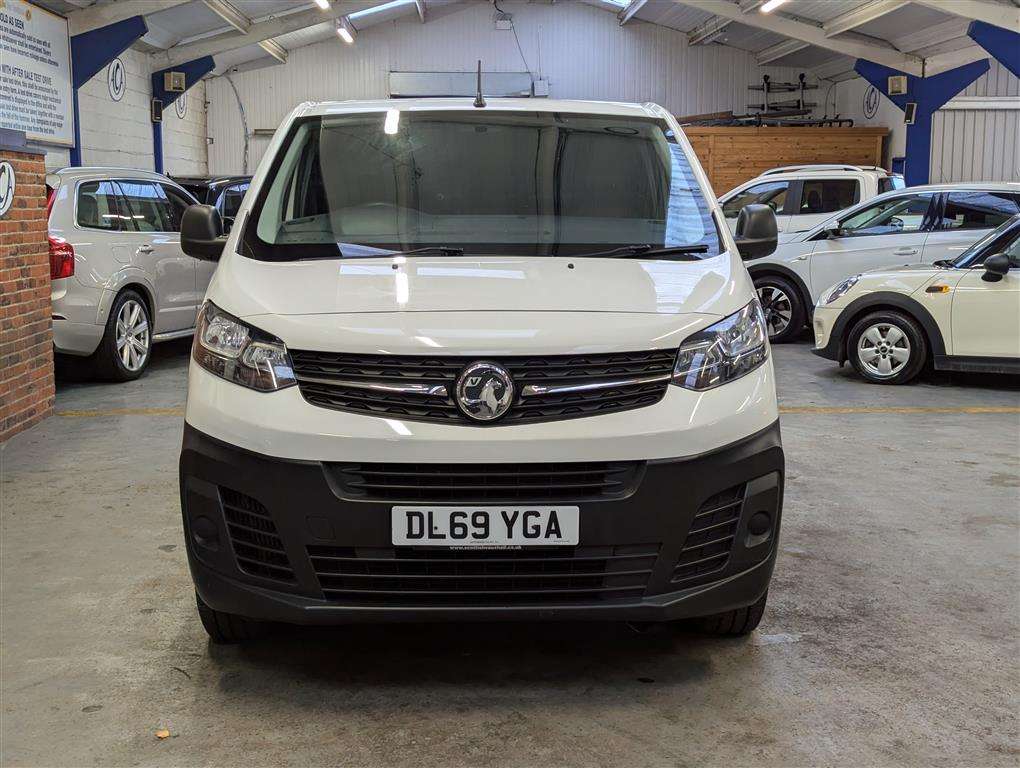 <p>2020 VAUXHALL VIVARO 2700 EDITION S/S</p>