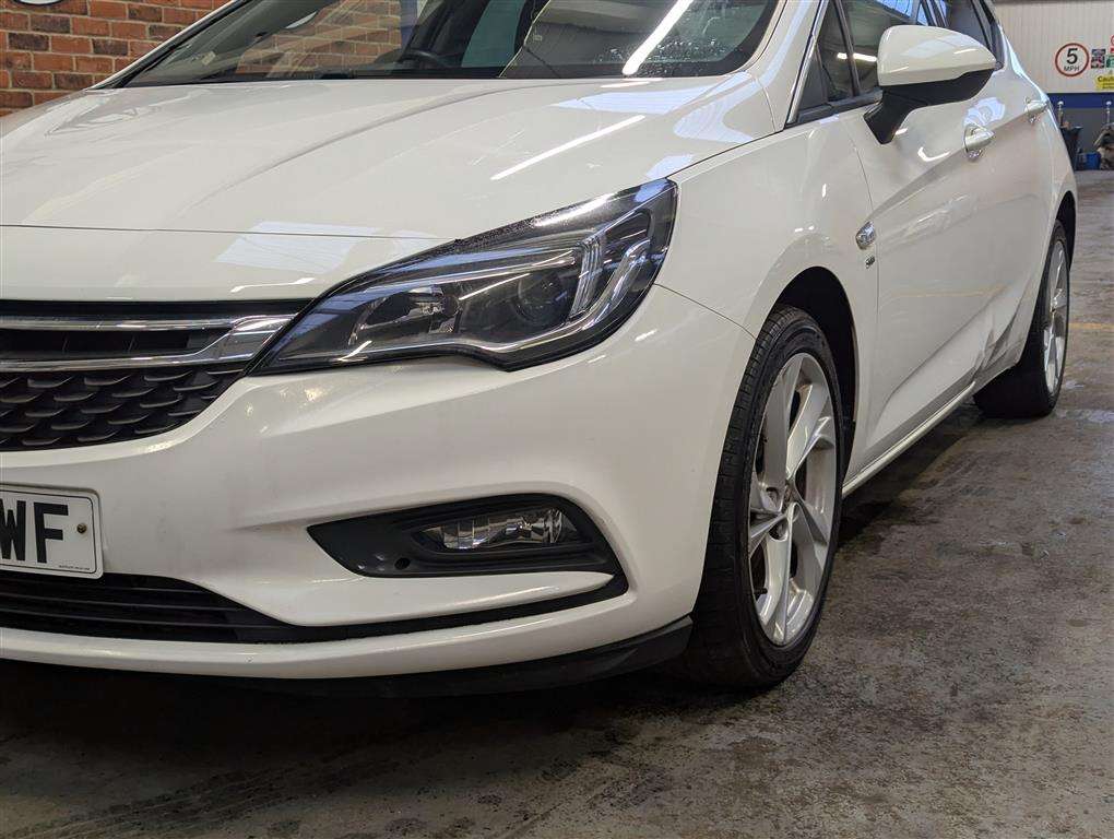 <p>2015 VAUXHALL ASTRA SRI CDTI S/S</p>