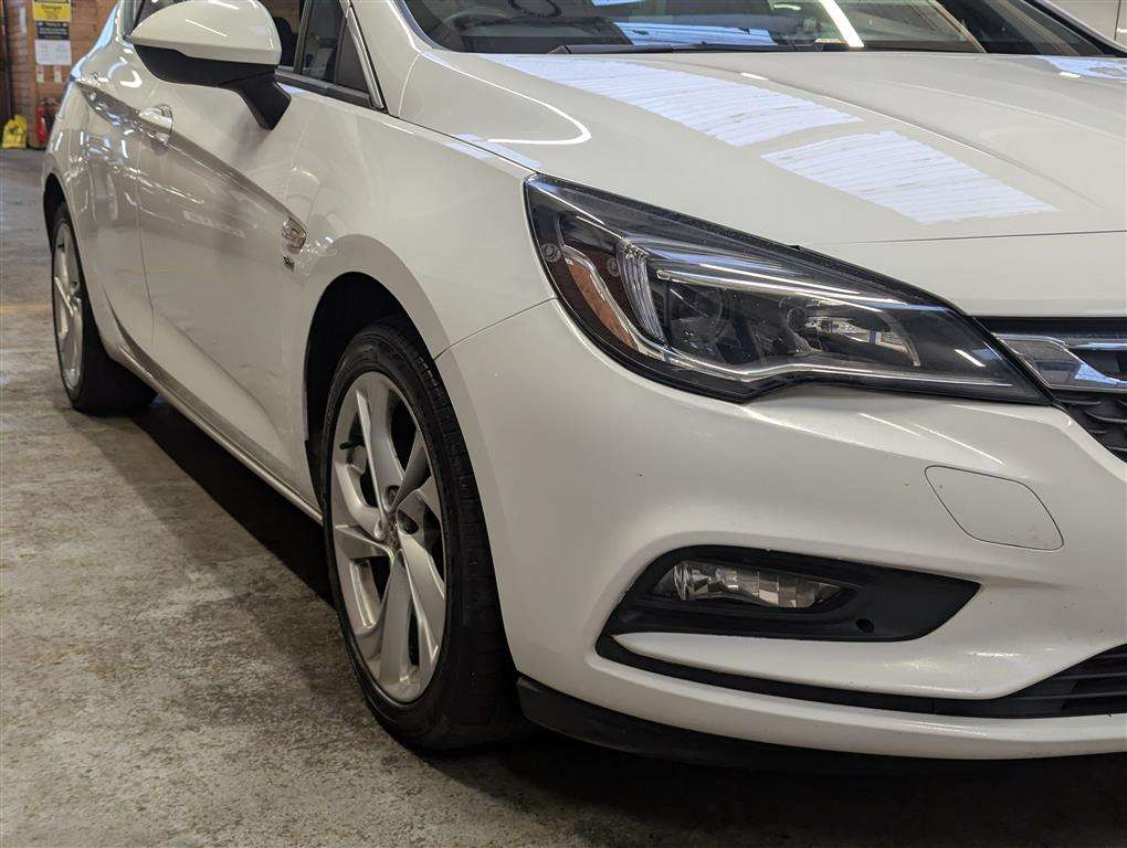 <p>2015 VAUXHALL ASTRA SRI CDTI S/S</p>