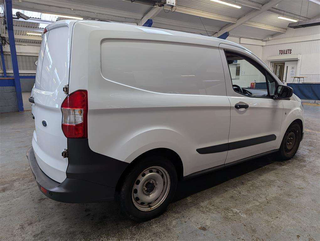 <p>2020 FORD TRANSIT COURIER BASE TDCI</p>