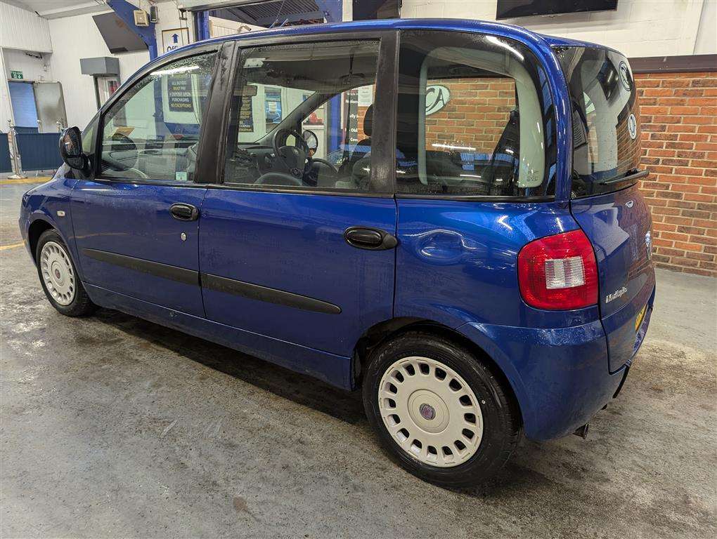 <p>2011 FIAT MULTIPLA DYNAMIC JTD W.A.V.</p>