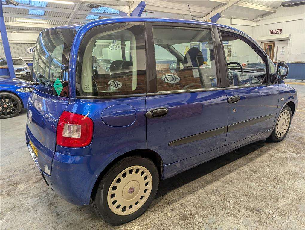 <p>2011 FIAT MULTIPLA DYNAMIC JTD W.A.V.</p>