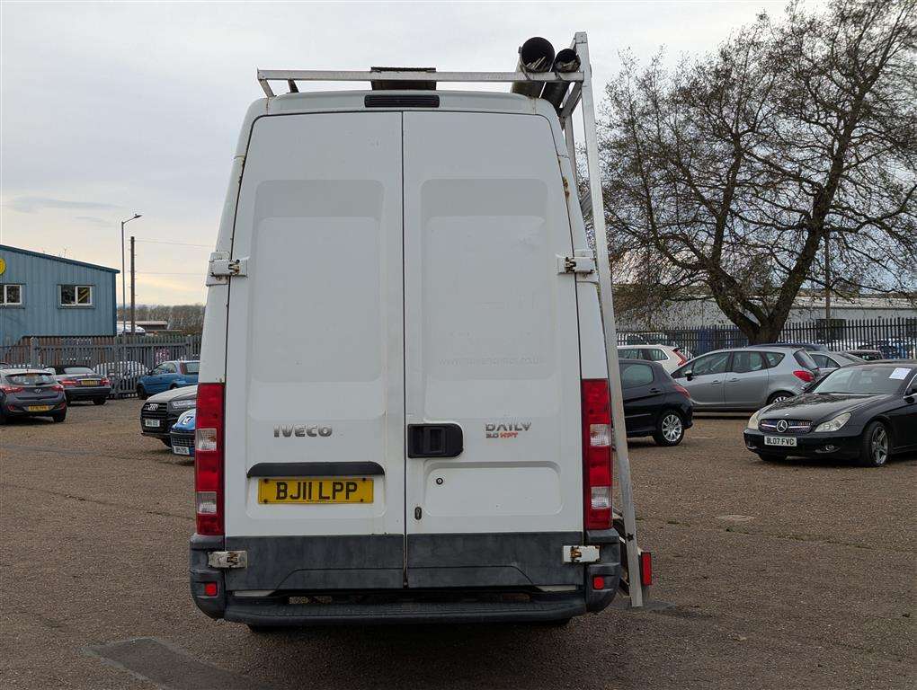 <p>2011 IVECO DAILY 35S18 LWB</p>